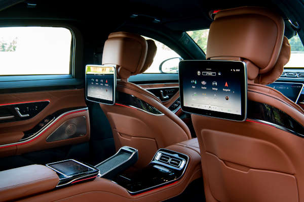 Check-up Media Valeo Mercedes-Benz S-Class interior