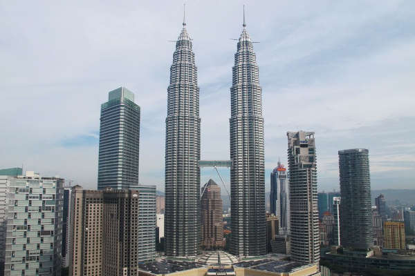 Check-up Media Petronas towers