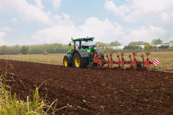 Check-up Media BKT tractor plowing