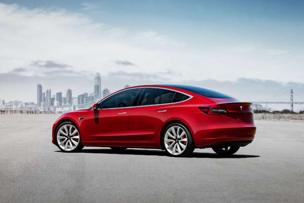 Check-up Media Tesla Model 3