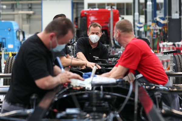 Check-up Media MAN Truck & Bus eMobility Center 3