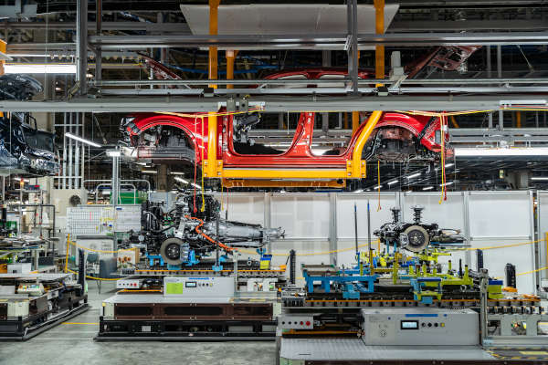 Check-up Media Mazda CX-60 production line 2