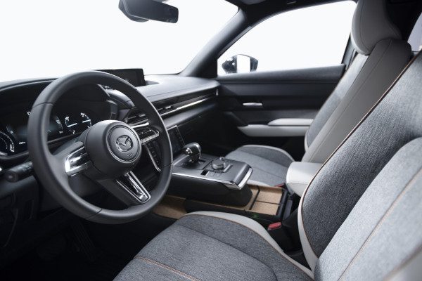 Check-up Media Mazda MX-30 interior