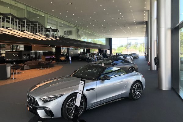 Check-up Media Soc. Com. Santos S Class showroom 3