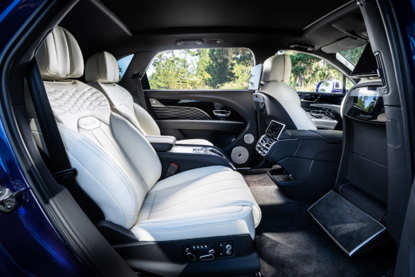 Check-up Media Bentley Bentayga EWB Mulliner 3