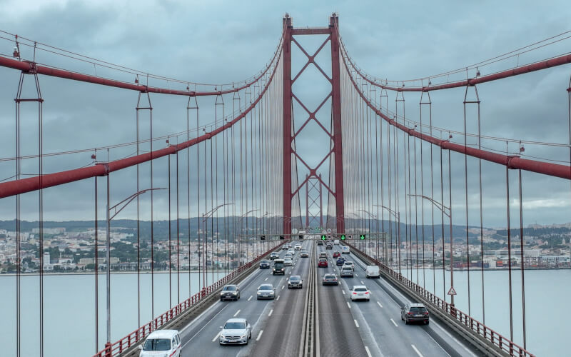 Check-up Media 25 de Abril bridge