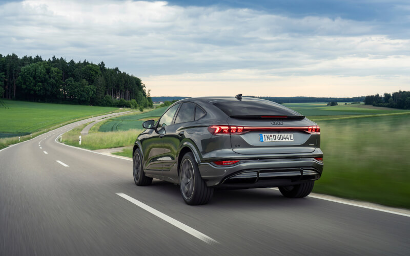 Check-up Media Audi Q6 Sportback e-tron rear