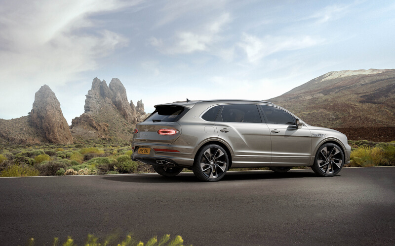 Check-up Media Bentley Bentayga Artenara Edition rear