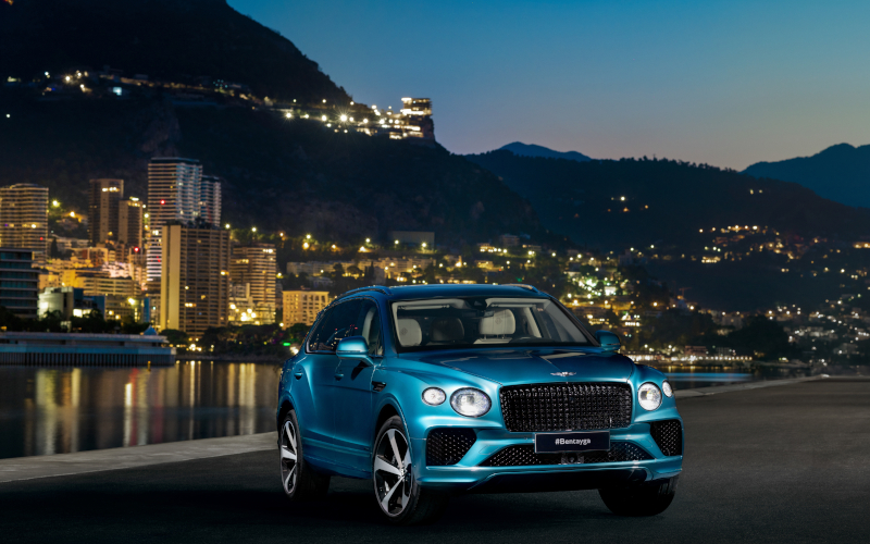 Check-up Media Bentley Bentayga EWB Azure Riviera Collection