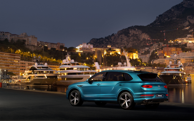 Check-up Media Bentley Bentayga EWB Azure Riviera Collection rear