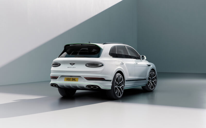 Check-up Media Bentley Bentayga Speed rear