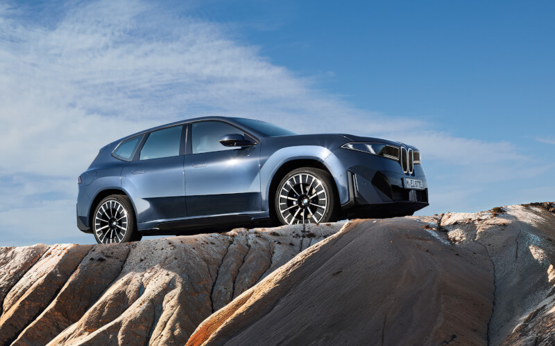 Check-up Media BMW iX3 front