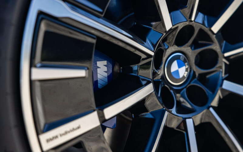 Check-up Media BMW iX3 wheel