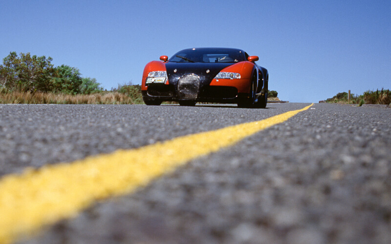 Check-up Media Bugatti Veyron front