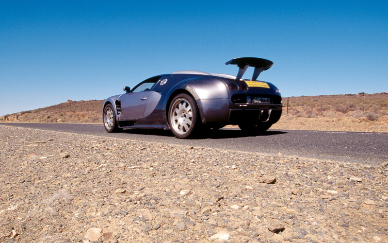 Check-up Media Bugatti Veyron rear