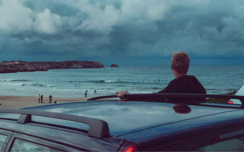 Check-up Media car by the sea