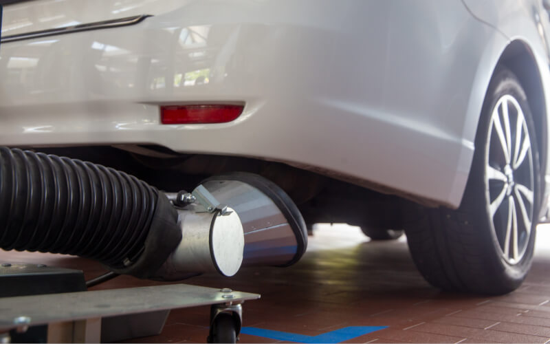 Check-up Media car exhaust test