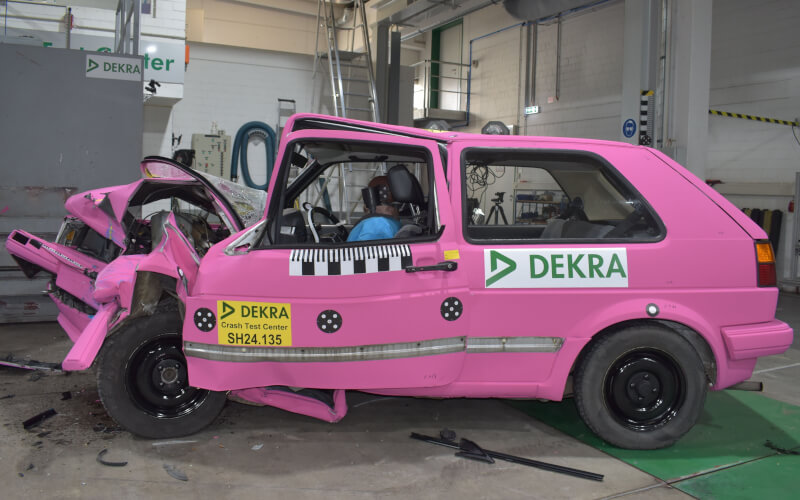 Check-up Media DEKRA VW Golf II crash-test