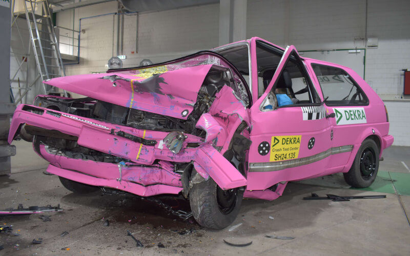 Check-up Media DEKRA VW Golf II crash-test 2