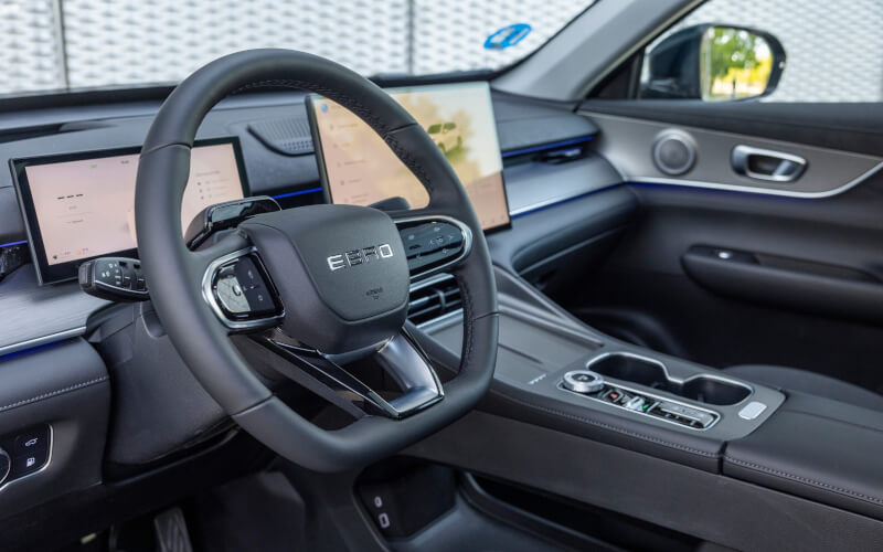 Check-up Media EBRO s800 PHEV interior