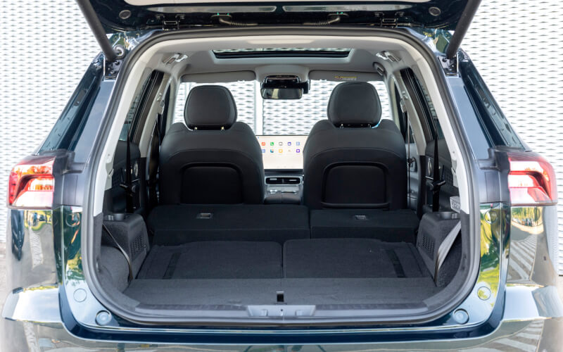 Check-up Media EBRO s800 PHEV luggage