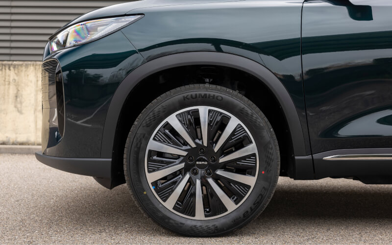 Check-up Media EBRO s800 PHEV wheel