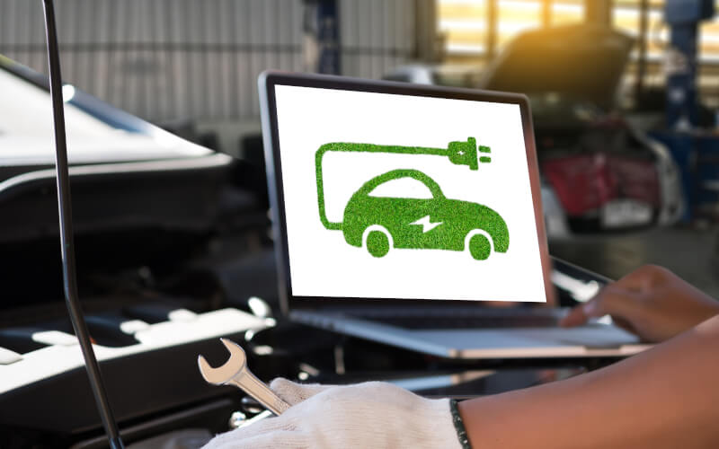 Check-up Media electric car repair