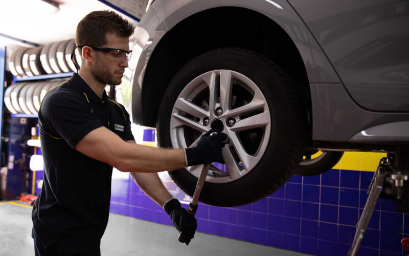Check-up Media Euromaster tire change