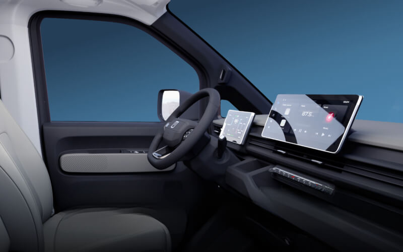 Check-up Media Farizon V7E interior