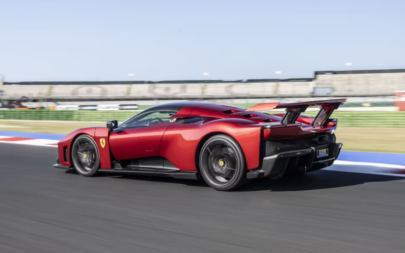 Check-up Media Ferrari F80