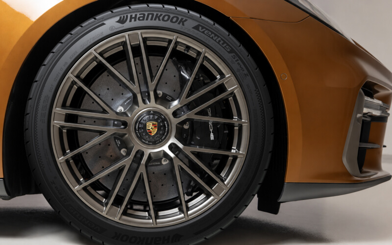 Check-up Media Hankook Porsche