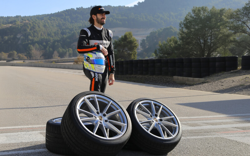 Check-up Media Hankook Porsche