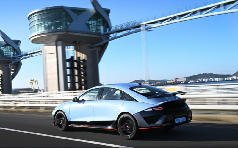 Check-up Media Hyundai IONIQ 6 N action