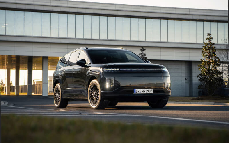Check-up Media Hyundai IONIQ 9 Black Ink
