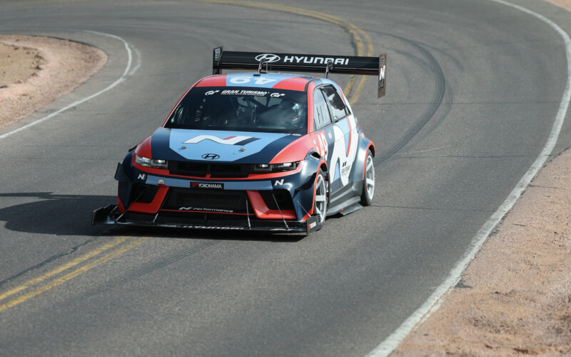 Check-up Media Hyundai Pikes Peak 3