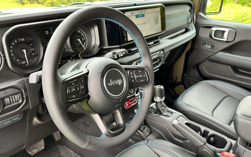 Check-up Media Jeep Wrangler 4xe interior