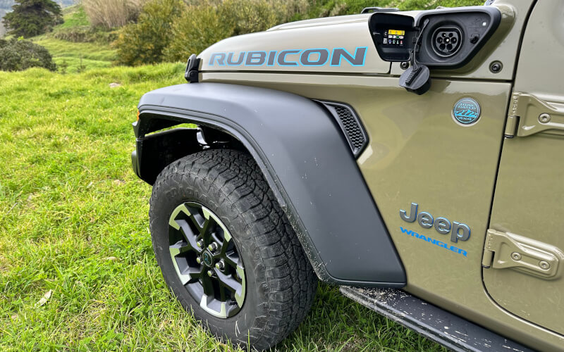 Check-up Media Jeep Wrangler 4xe plug