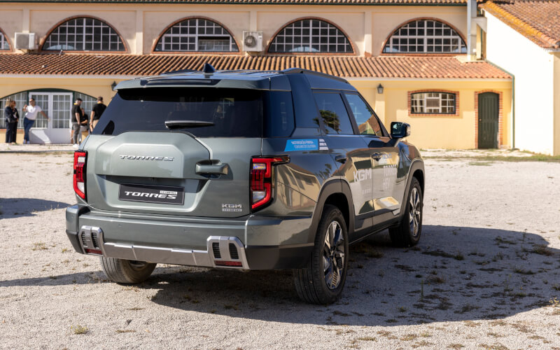 Check-up Media KGM Torres HEV rear