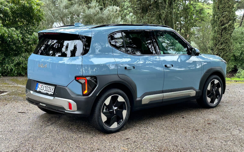 Check-up Media Kia EV2 rear