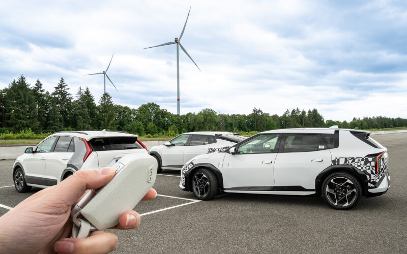 Check-up Media Kia EV4 parking