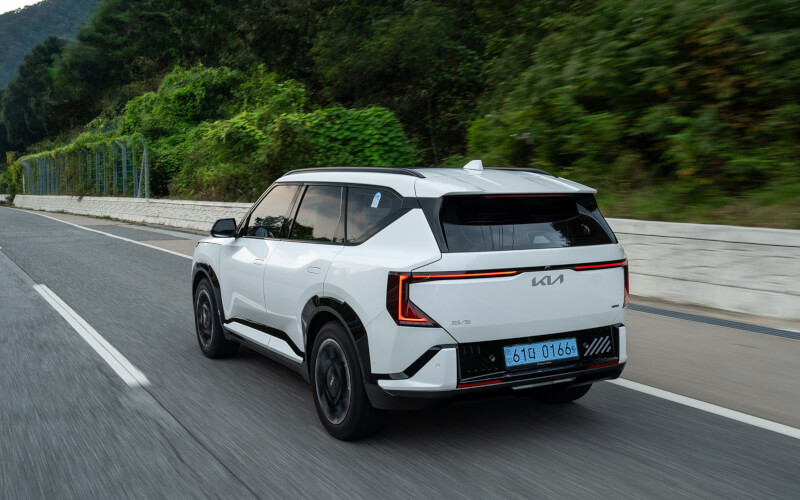 Check-up Media Kia EV5 rear