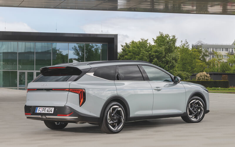 Check-up Media Kia K4 Sportswagon rear