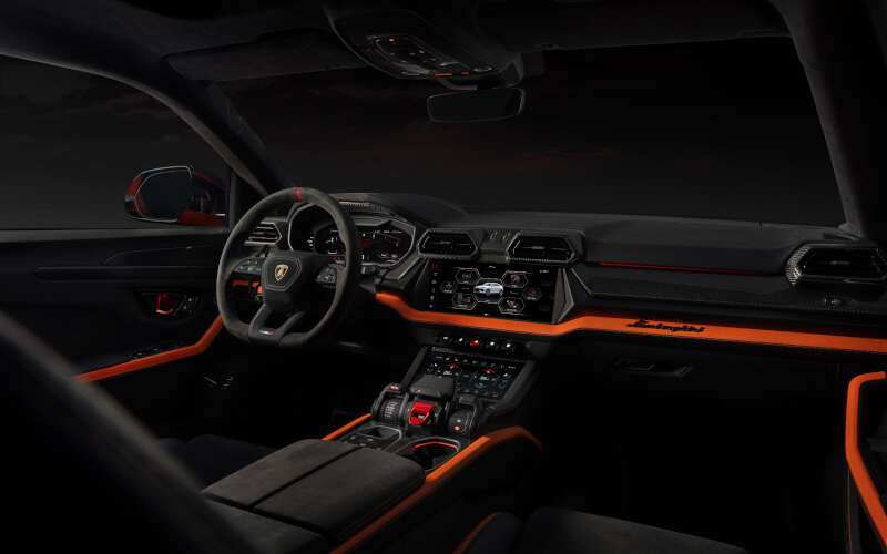 Check-up Media Lamborghini Urus SE interior
