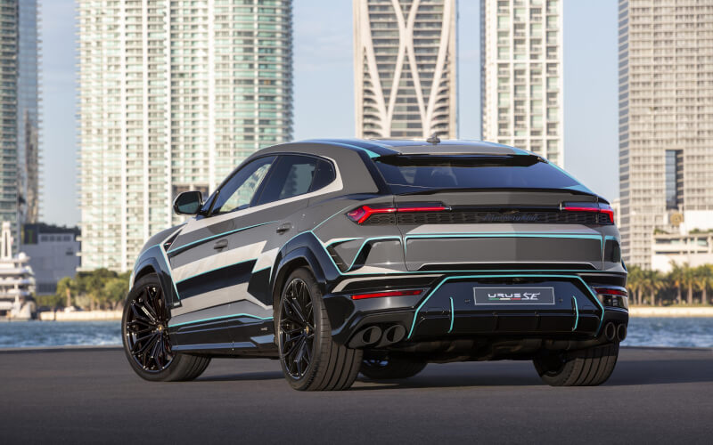 Check-up Media Lamborghini Urus SE Miami rear