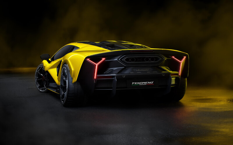 Check-up Media Lamborghini Fenomeno rear