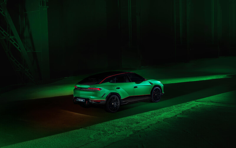 Check-up Media Lamborghini Urus SE Urus SE “Tettonero” Capsule rear