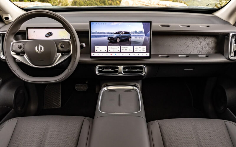 Check-up Media Leapmotor B10 interior