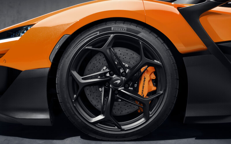 Check-up Media McLaren W1 Pirelli 2