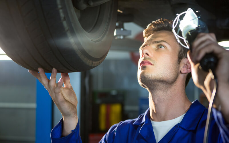 Check-up Media mechanic examining