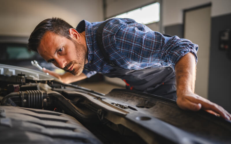 Check-up Media mechanic listening